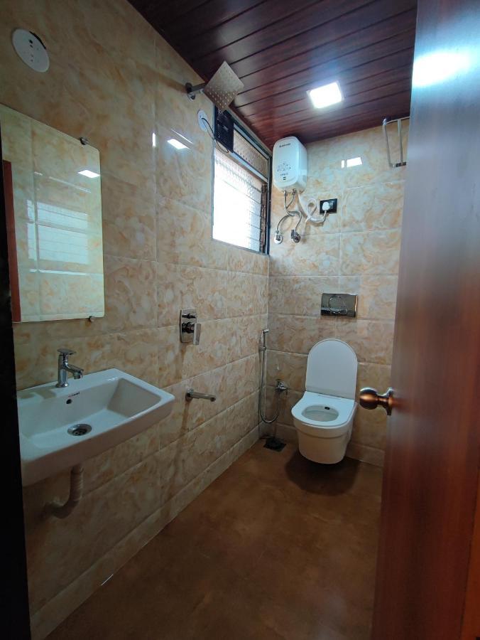 Hotel Starlit Наві-Мумбаї Екстер'єр фото