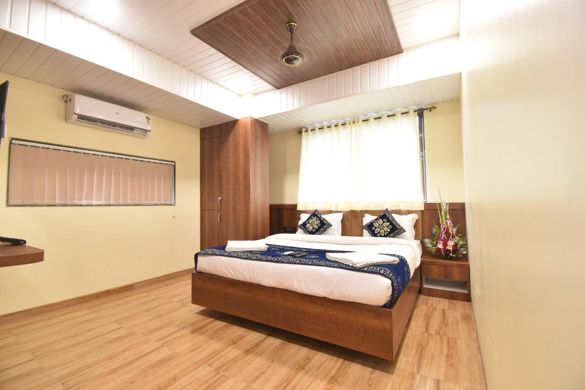 Hotel Starlit Наві-Мумбаї Номер фото